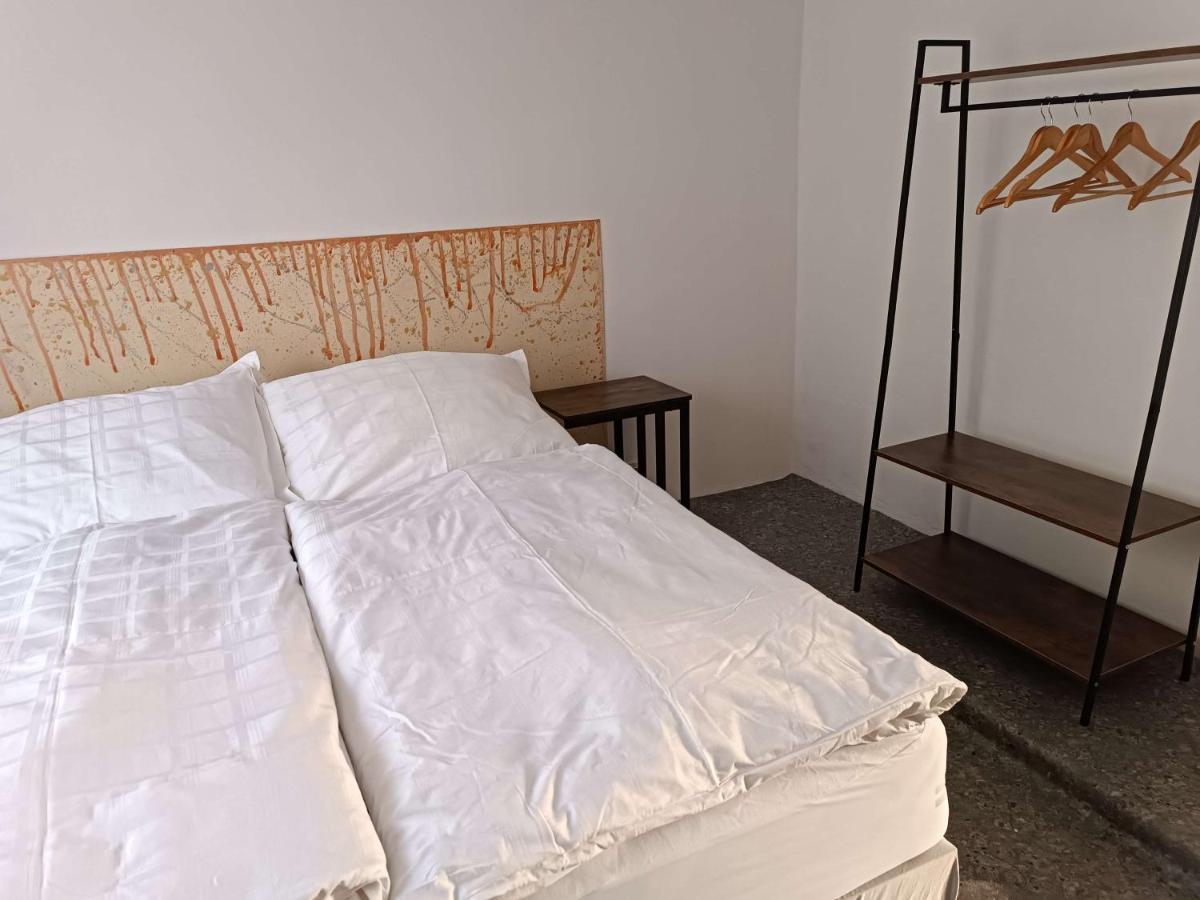 Apartmany Nad Splavem Зноймо Экстерьер фото